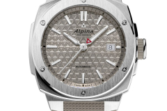 alpiner-extreme-automatic-karora-luxusora-soldat1