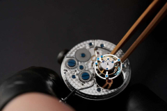 frederique-constant-classic-tourbillon-manufacture-karora-luxusora-assembly