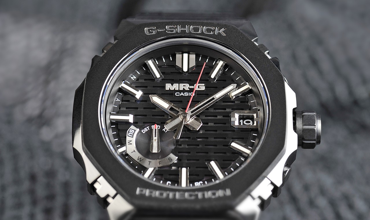 Casio MRG-B2100B-1A